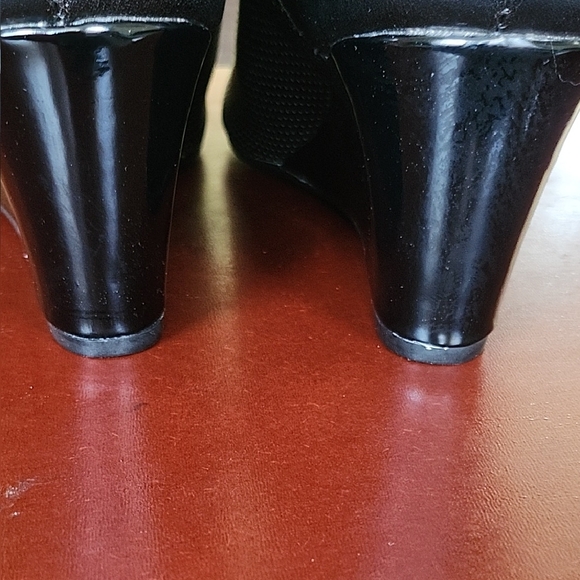 LifeStride Fanilla Black Wedge Sandals | Women’s Size 9 | Comfortable Slip-Ons - Picture 4 of 7